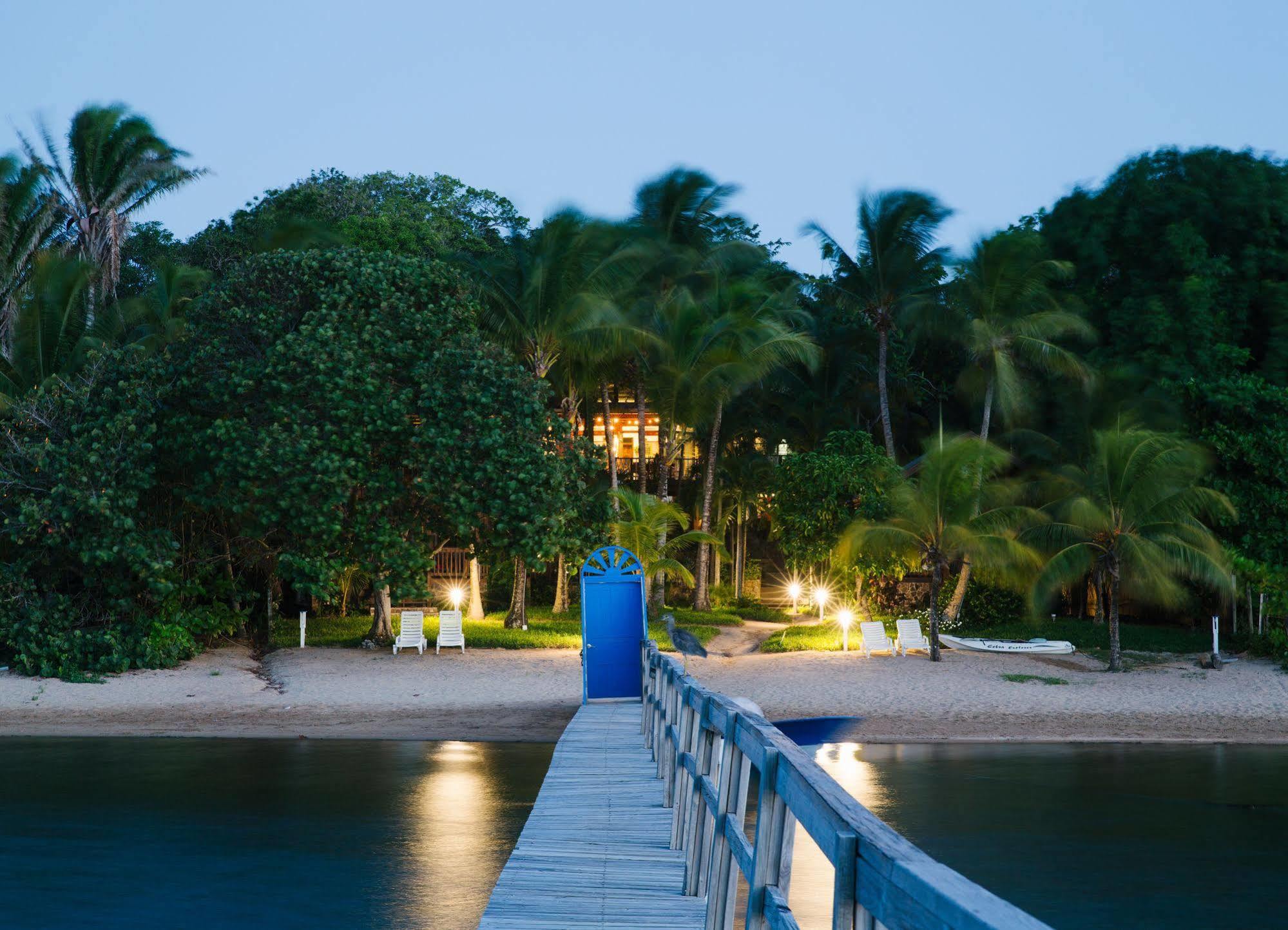 Puerta Azul Hotell Sandy Bay Exteriör bild